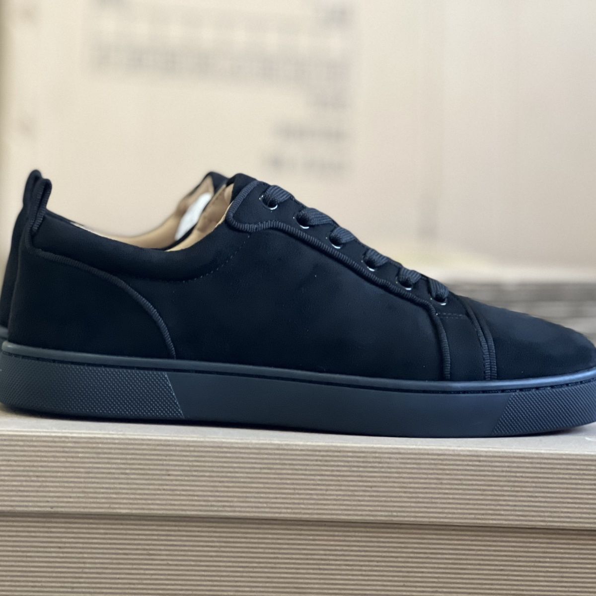 รองเท้าผู้ชายสีแดงคุณภาพสูง แฟ - Men Shoes Dior บทวิจารณ์และราคา